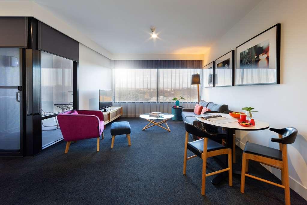 East Hotel And Apartments Canberra Quarto foto